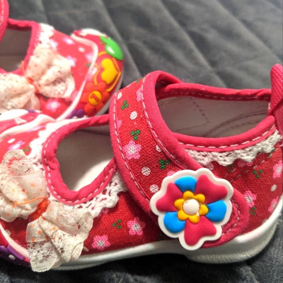 Chulis from Zulily Mary Jane Sneakers - Picture 3 of 7